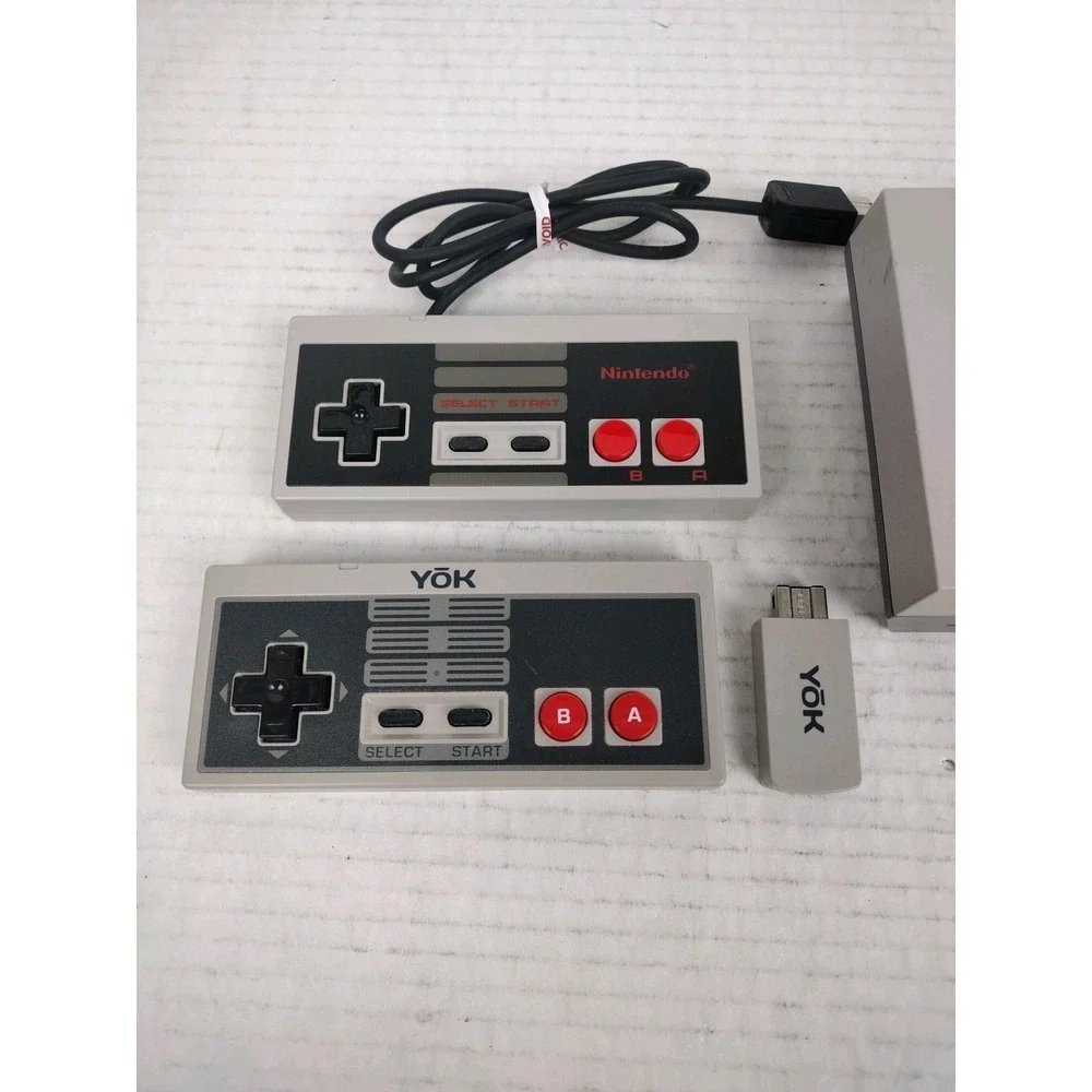 Nintendo Clv-001 Nes Classic Edition 30 Games Included! Great Condition 2 Cntrls